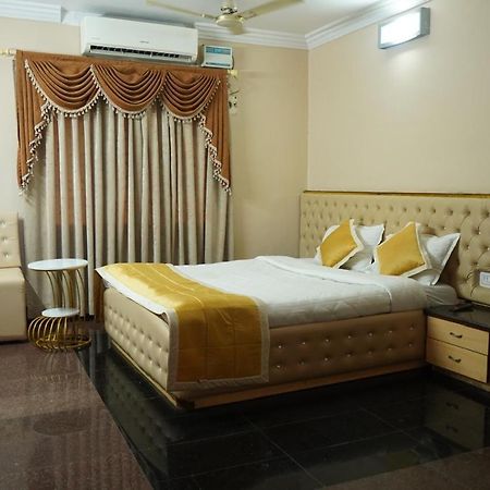 Sai Samrat Hotel Shirdi Luaran gambar