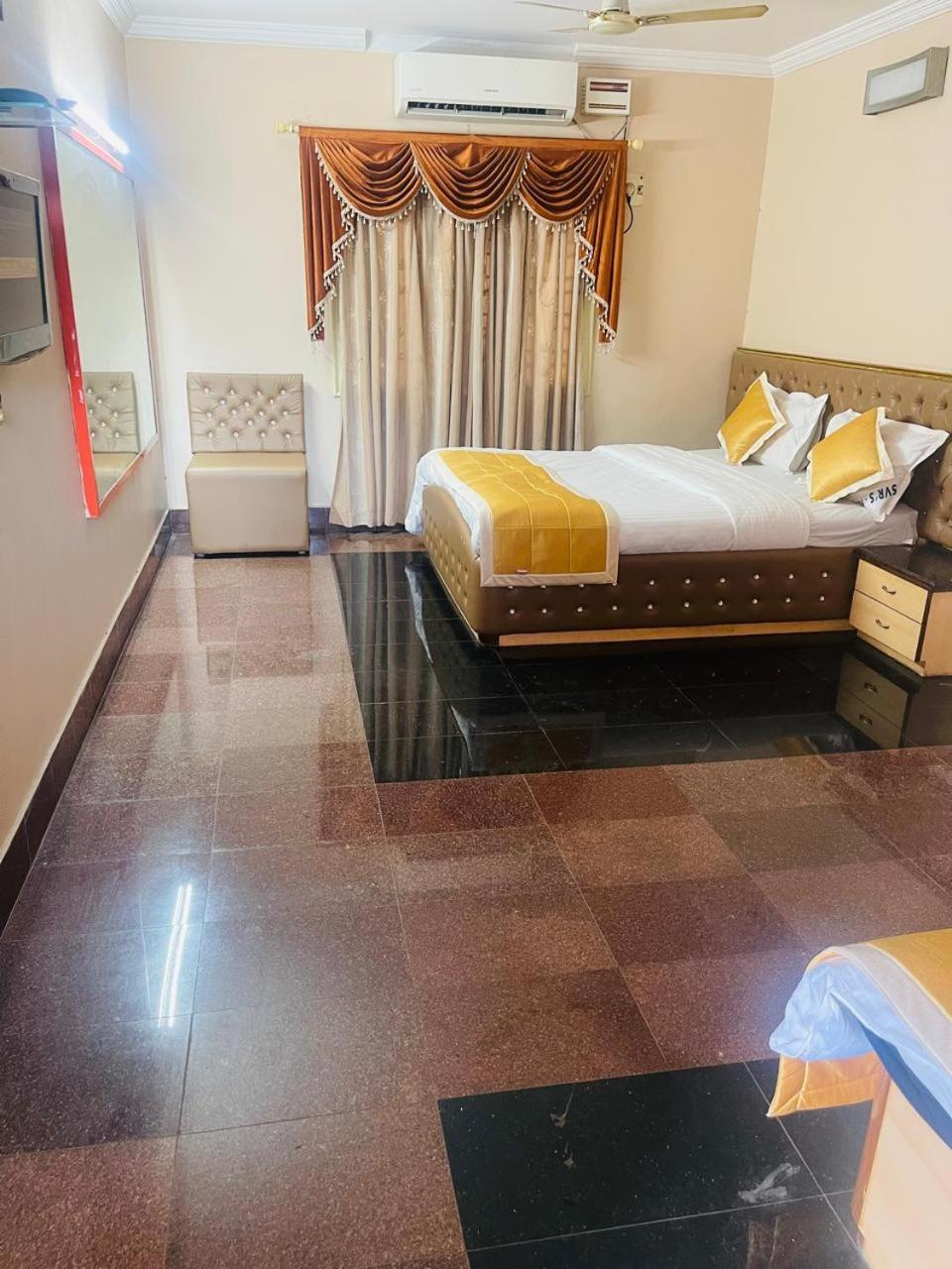 Sai Samrat Hotel Shirdi Luaran gambar